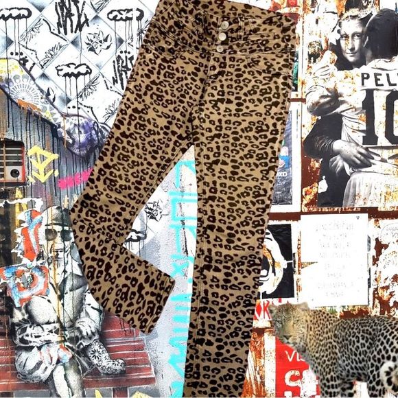 Almost Famous Denim - Almost Famous Mid rise stretch skinny leopard print cotton spandex denim…